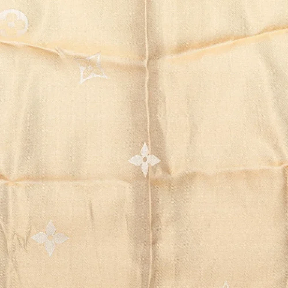 Louis Vuitton Vintage Pre-owned Silk scarves Beige Dames