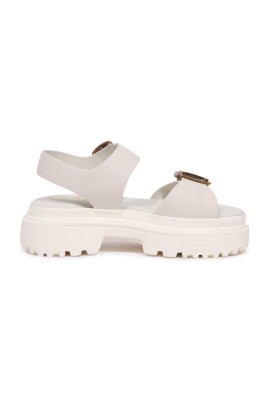 vintage-effect-sandal