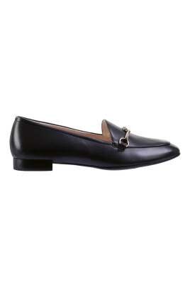black-womens-loafers
