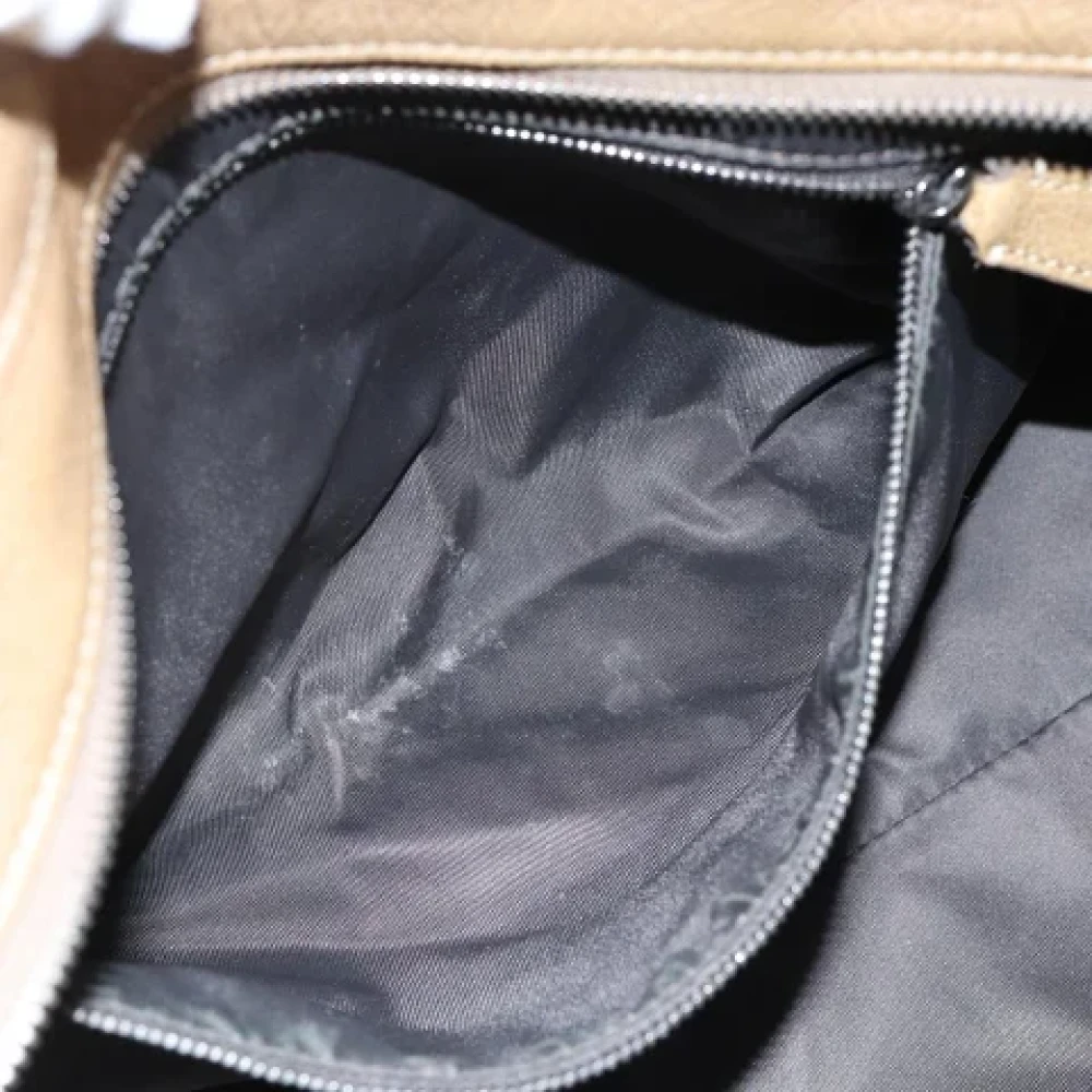 Burberry Vintage Pre-owned Nylon shoulder-bags Gray Dames