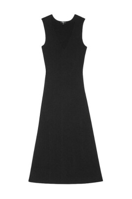 robe-longue-noire-en-tricot-a-col-en-v
