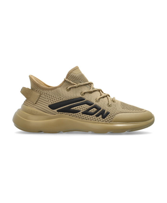 sneakers-fly