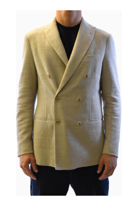 stylish-jacket-for-all-seasons