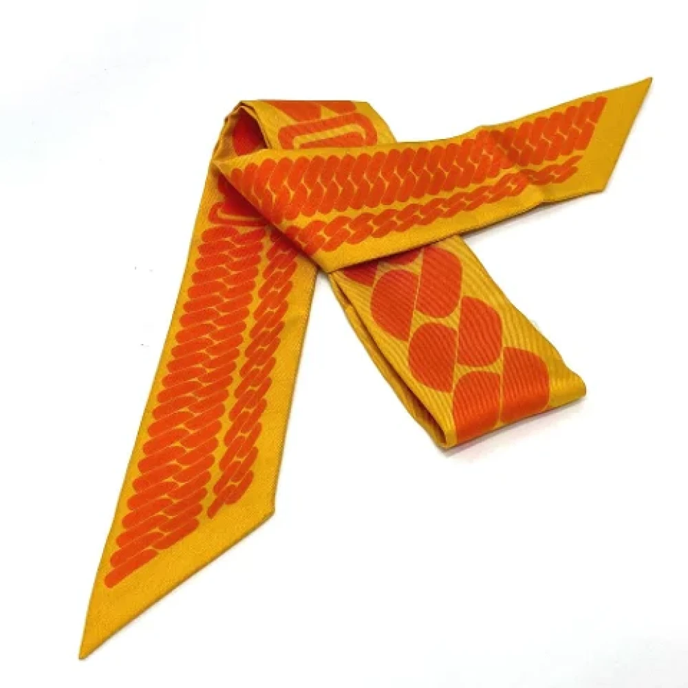 Hermès Vintage Pre-owned Silk scarves Orange Dames