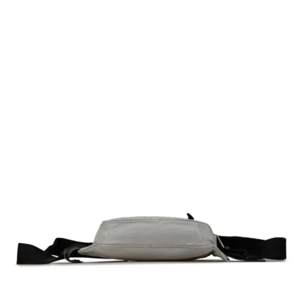 Burberry Vintage Pre-owned Leather crossbody-bags Gray Dames