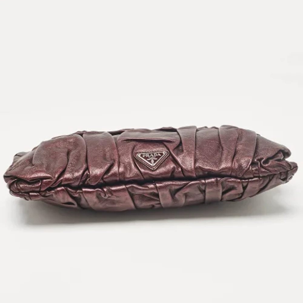 Prada Vintage Pre-owned Leather clutches Purple Dames