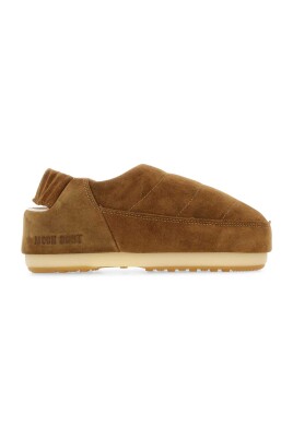 chaussons-en-daim-camel-evolution