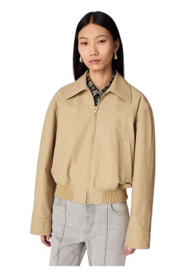 beige-jackor-med-intrecciato-laderkrage