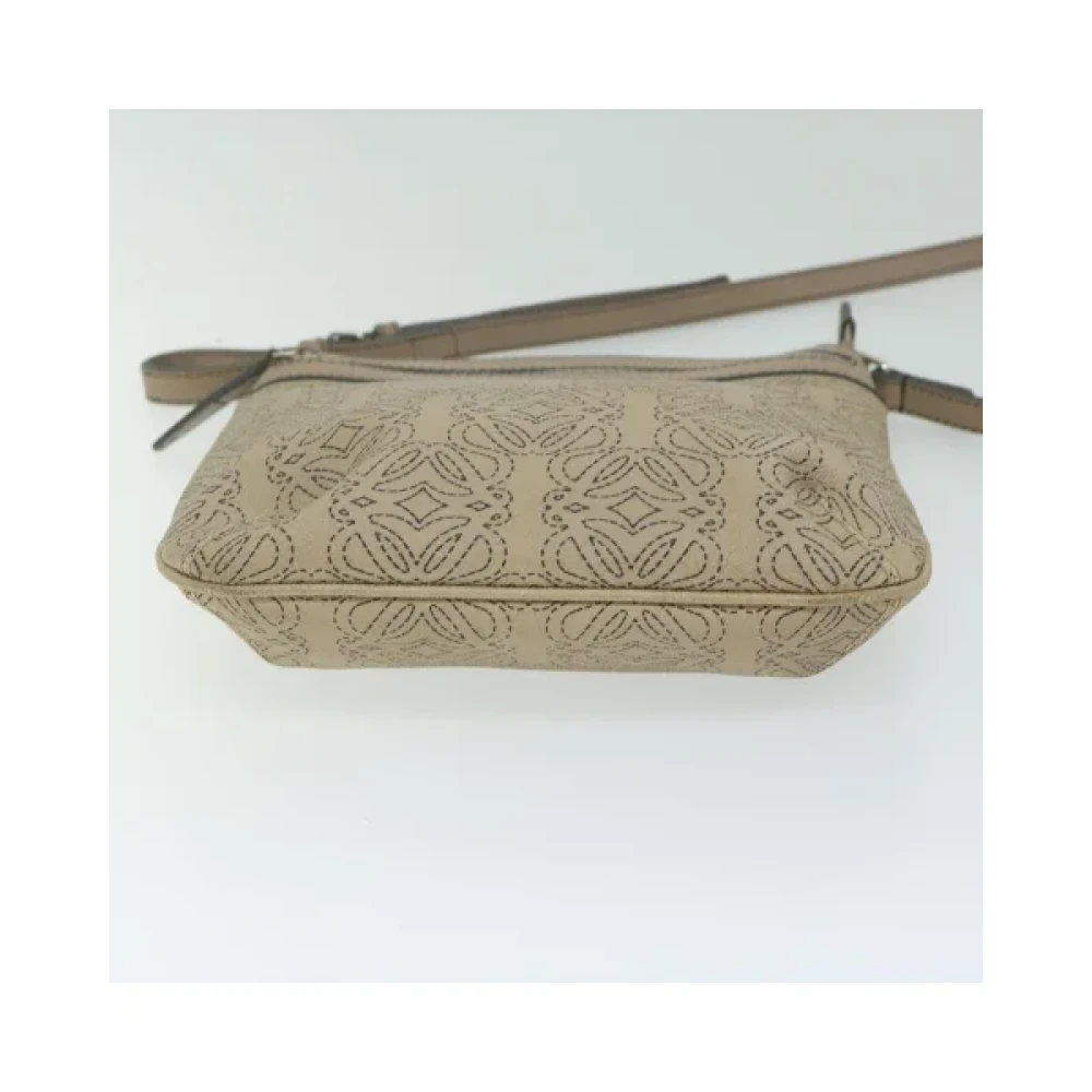 Loewe Pre-owned Leather shoulder-bags Beige Dames