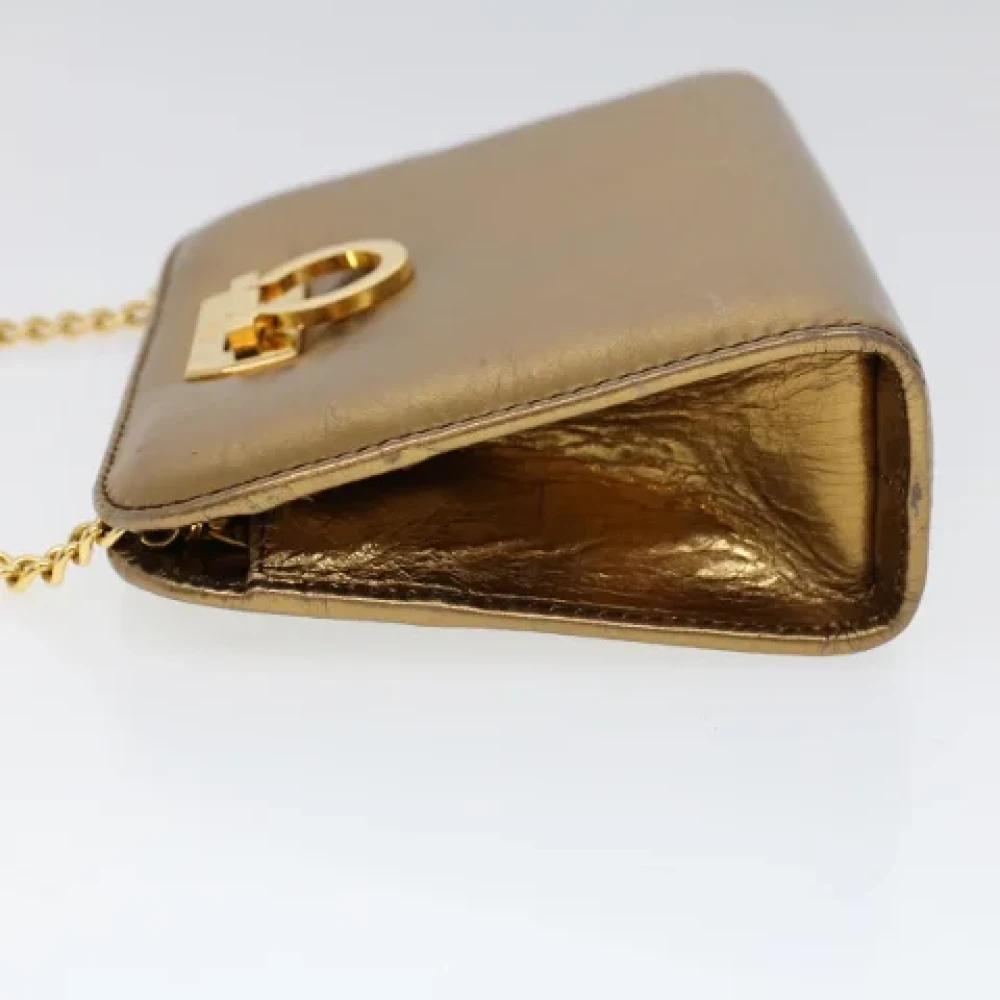 Salvatore Ferragamo Pre-owned Leather shoulder-bags Yellow Dames