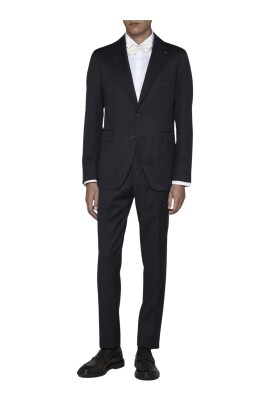 classic-suit-twobutton