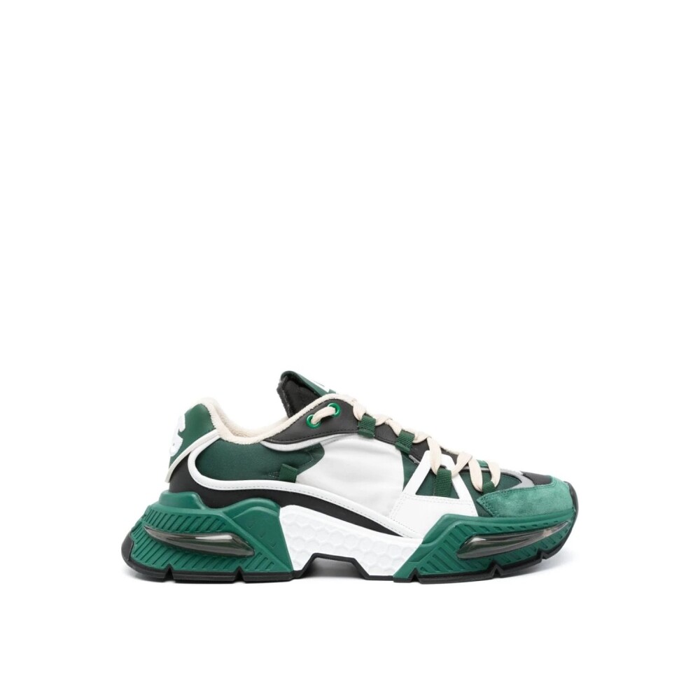 Sneakers hot sale with green