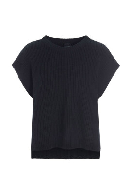 round-neck-knitwear
