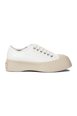 white-sneakers-low-silhouette-leather