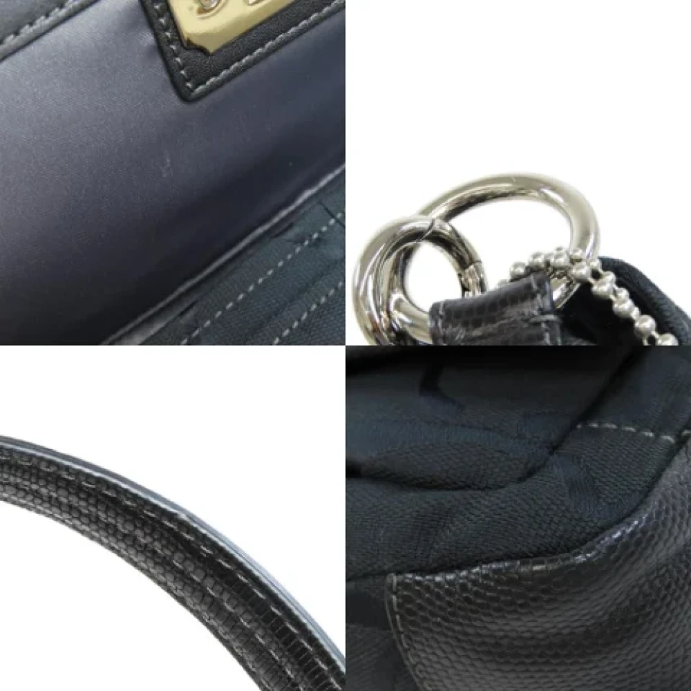 Coach Pre-owned Canvas shoulder-bags Black Dames