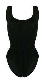 COSTUME