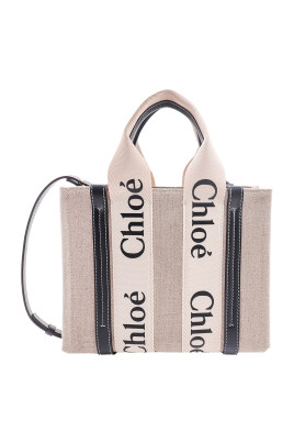 sac-bandouliere-en-cuir-beige-avec-logo