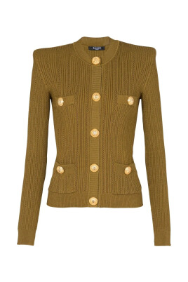 gilet-court-en-tricot-boutonne