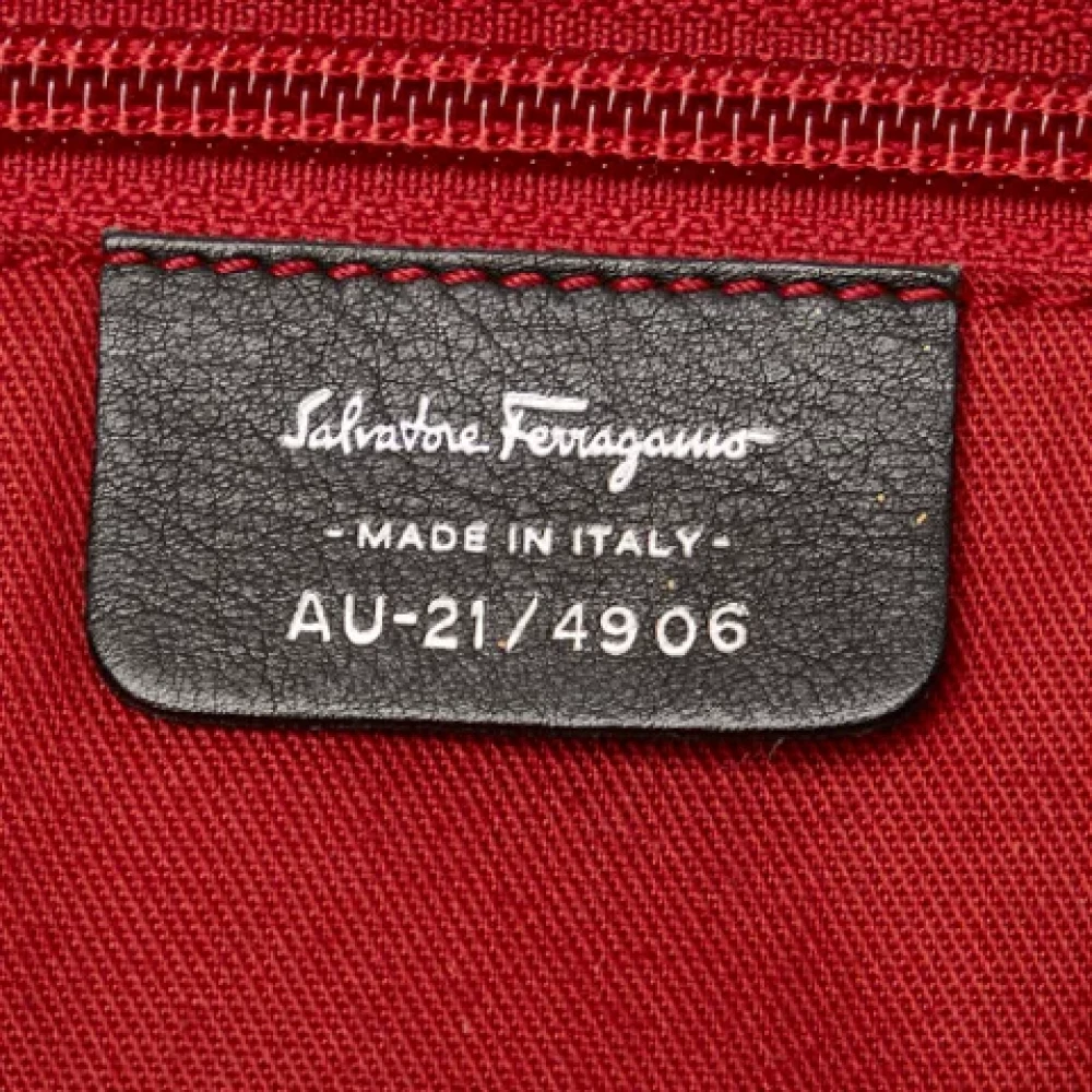 Salvatore Ferragamo Pre-owned Canvas shoulder-bags Black Dames