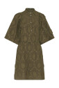 robe-brodee-avec-manches-bouffantes