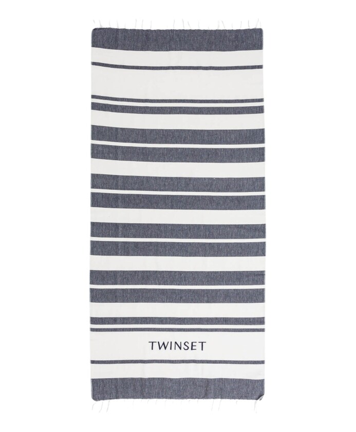 serviette-de-plage-rayee-avec-franges