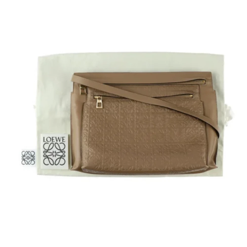 Loewe Pre-owned Fabric shoulder-bags Beige Dames