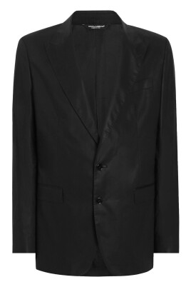 black-jackets-with-peak-lapels