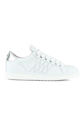lace-up-sneakers