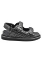 chaussures-noires-a-lacets-pour-femmes