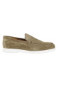 mocassin-en-daim-olive-avec-semelle-plate-en-caoutchouc