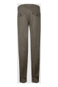chino-tailleur-avec-plis-et-revers