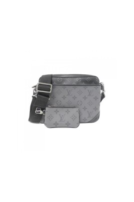 pre-owned-canvas-shoulder-bags