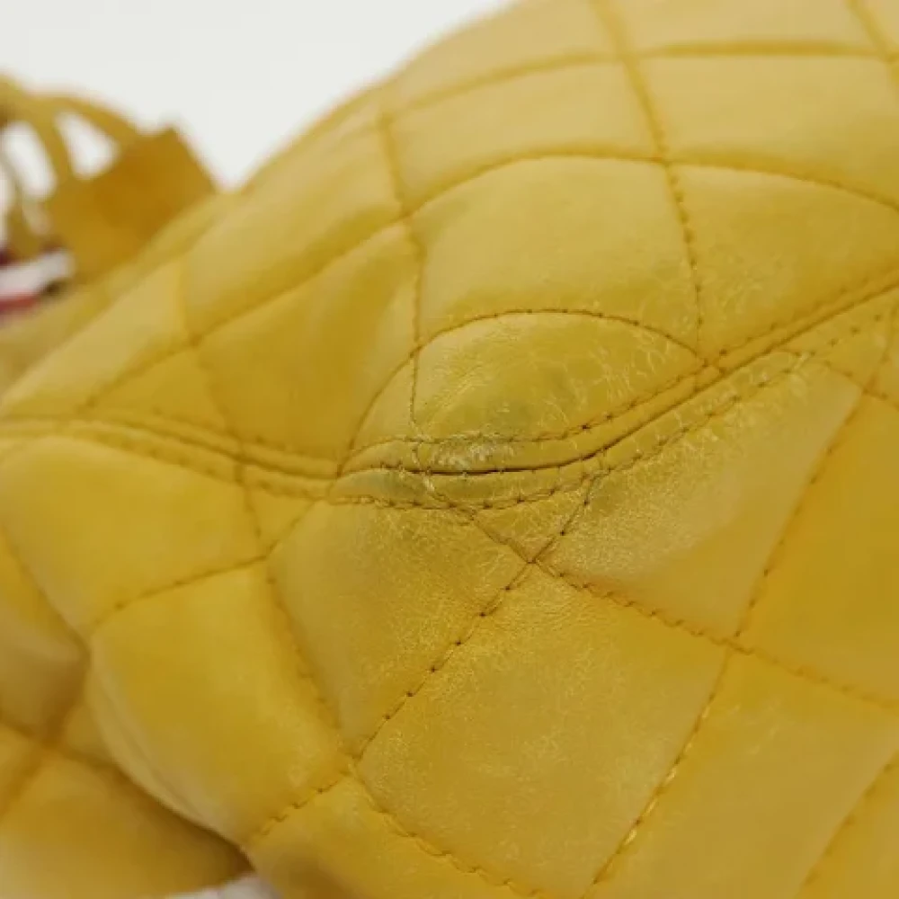 Chanel Vintage Pre-owned Leather handbags Yellow Dames