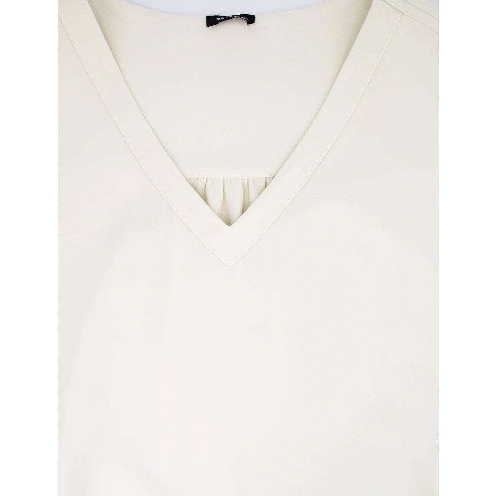 Kiton Zijden V-hals op maat gemaakte T-shirt Beige Dames