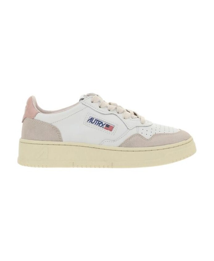 sneakers-basse-en-cuir-style-decontracte