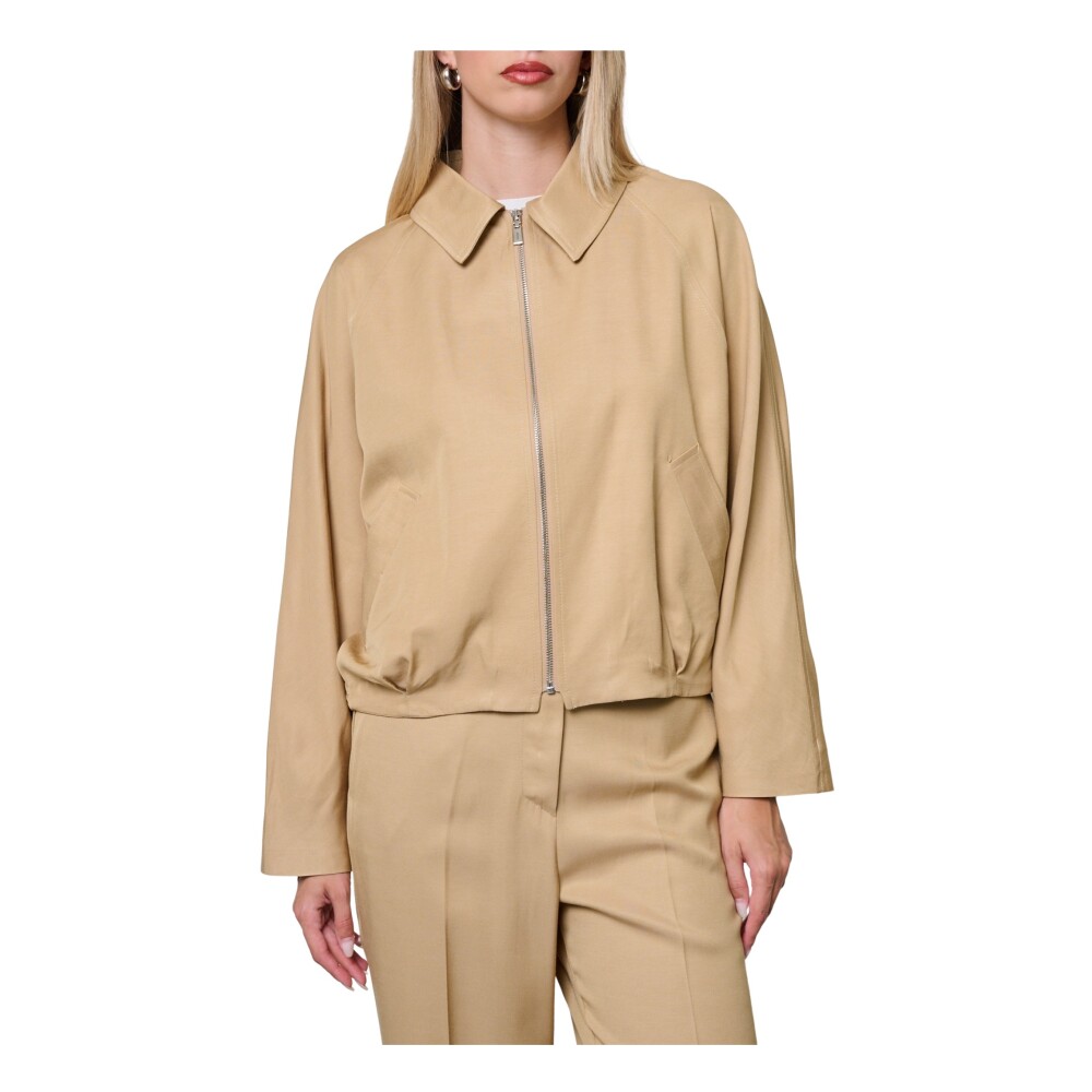 Compra Chaquetas online en Miinto