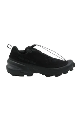 Cross Dust Sneaker