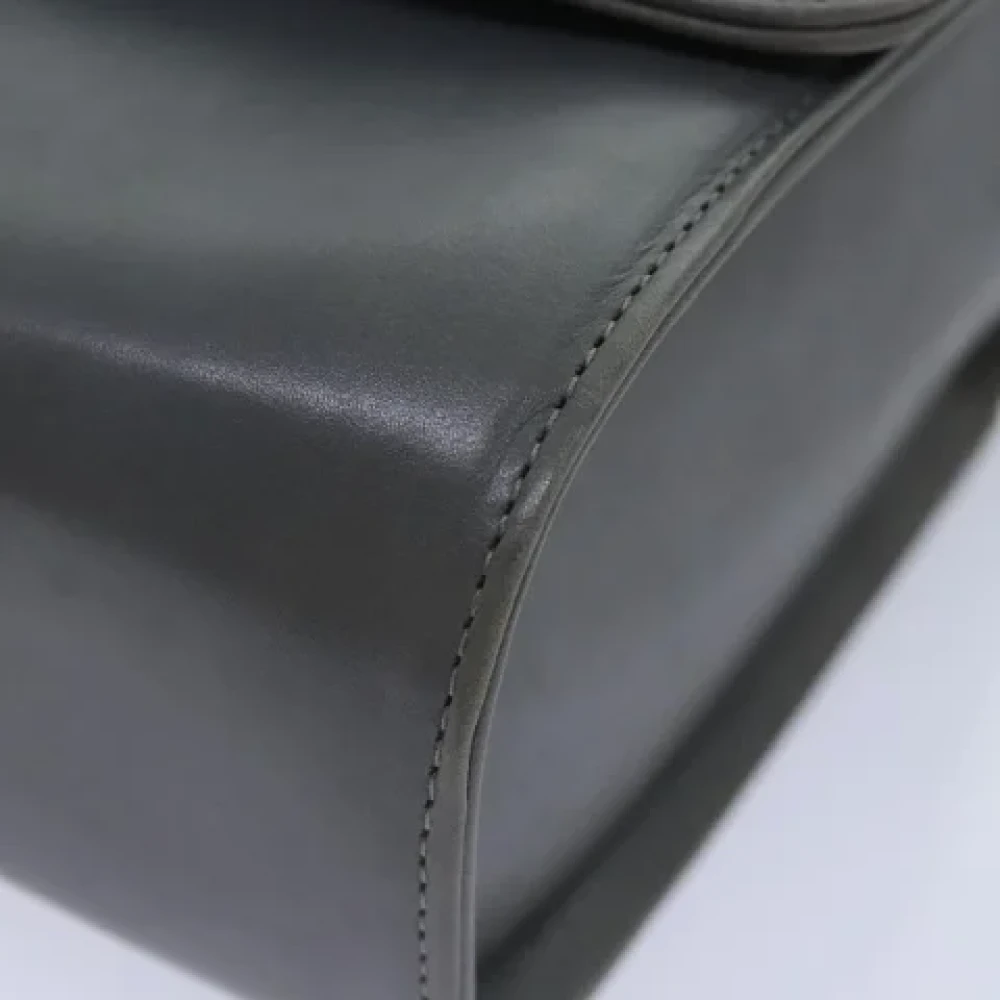 Salvatore Ferragamo Pre-owned Leather shoulder-bags Gray Dames