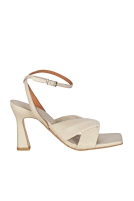 leather-sandals-with-square-toe