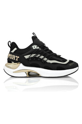 black-sneakers-for-sporty-style