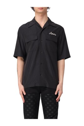 chemise-decontractee-noire-a-manches-courtes