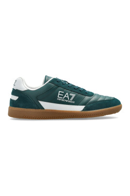 sports-shoes-with-logo