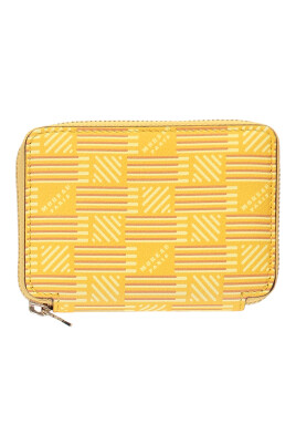 grainy-leather-zip-wallet-with-compartments