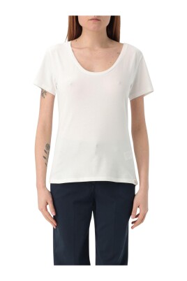 white-crew-neck-t-shirt