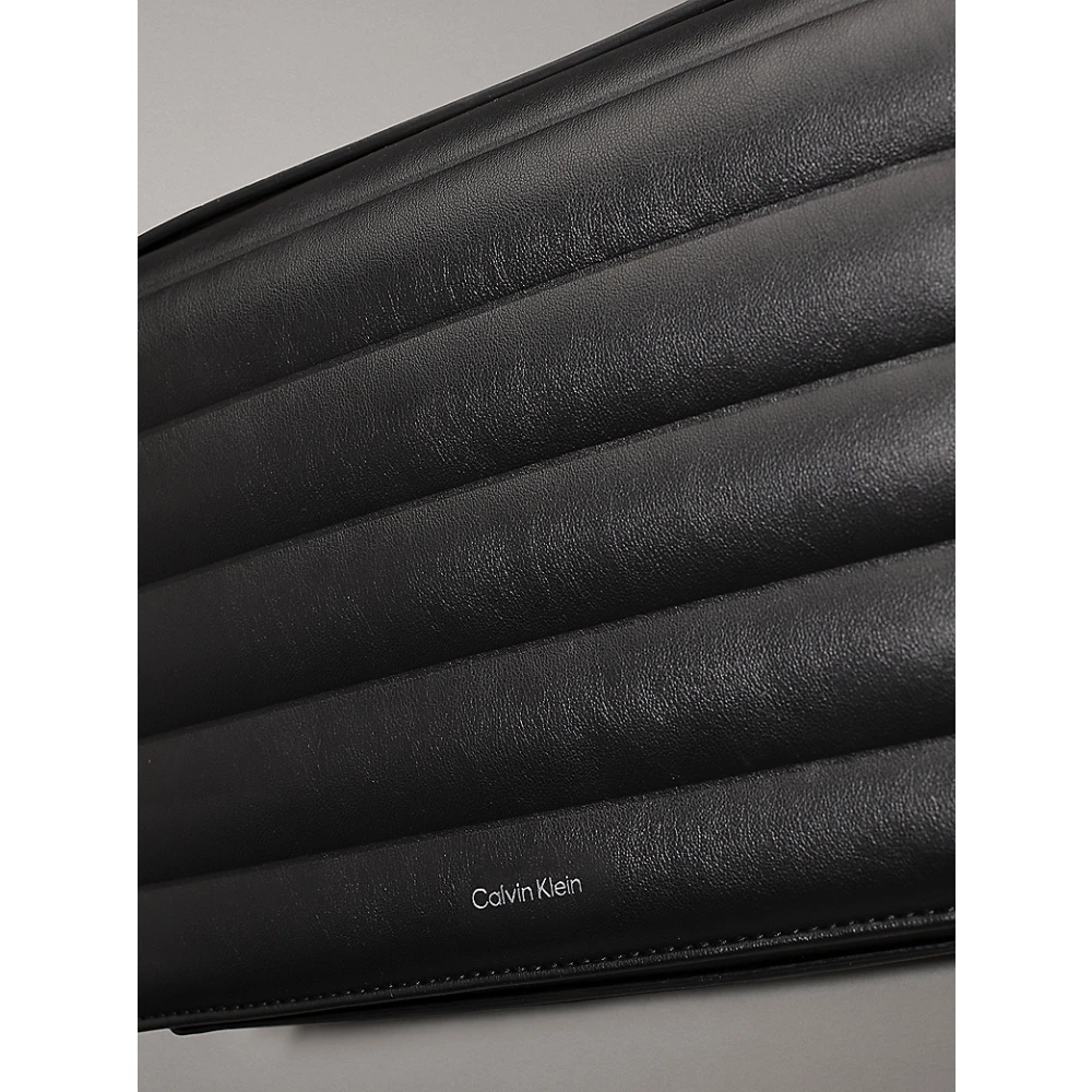 Calvin Klein Gewatteerde schoudertas met logo voor dames Black Dames