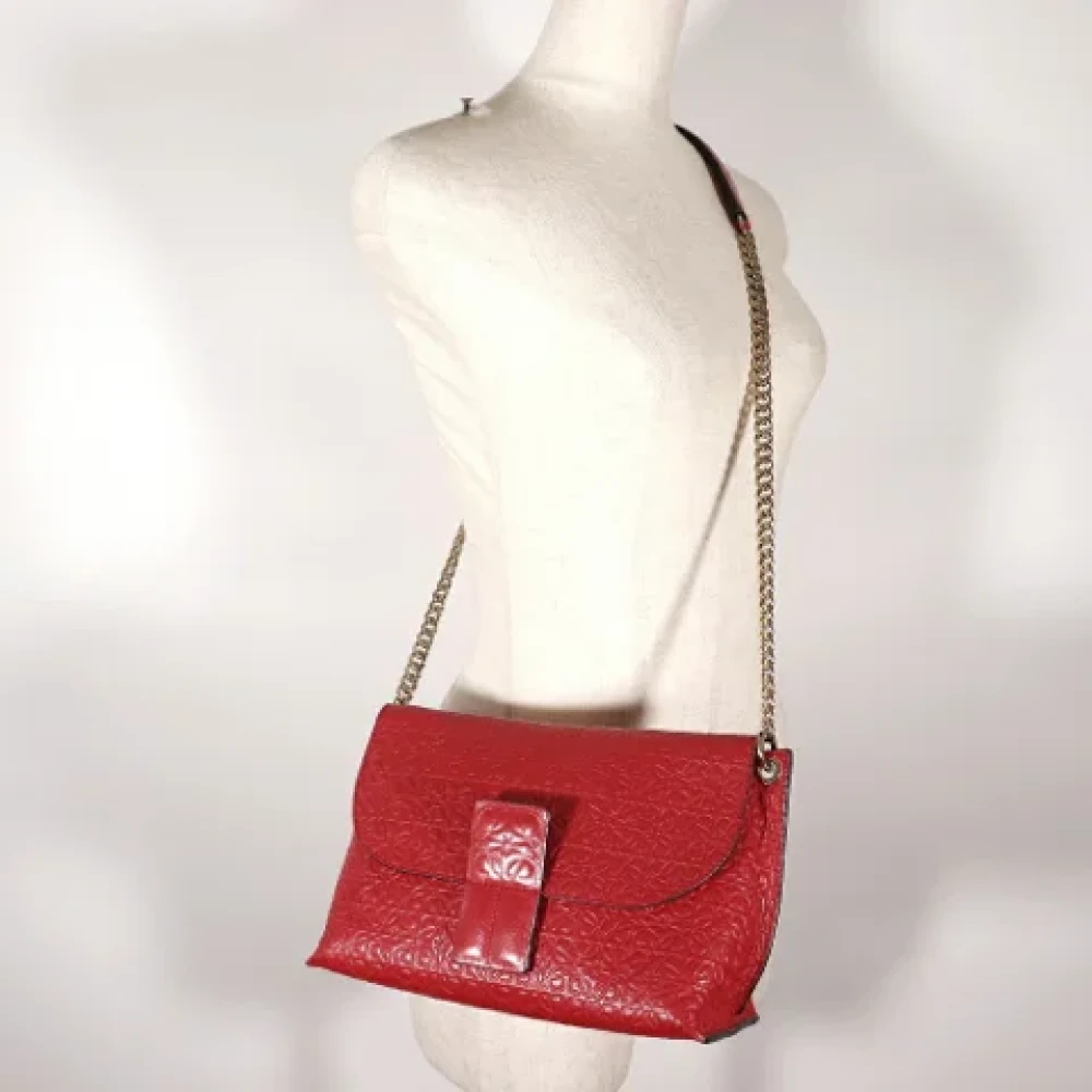 Loewe Pre-owned Fabric shoulder-bags Red Dames