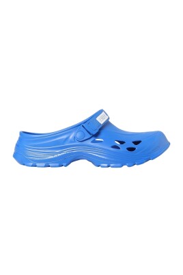 water-resistant-clogs-for-men