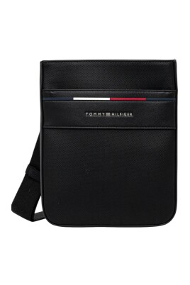 black-zip-bag-with-front-pockets