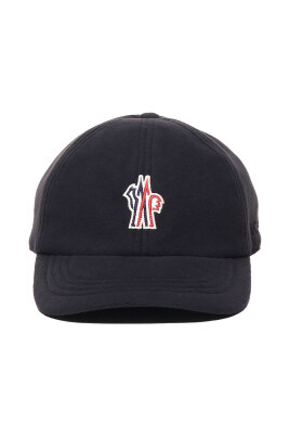 black-baseball-hat-with-front-logo