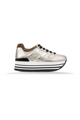 sneakers-en-cuir-lamine-a-lacets